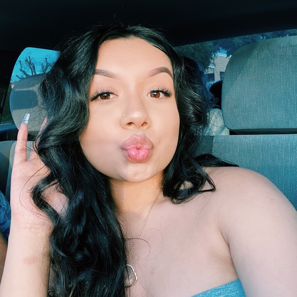 Meet your Posher, Kassandra